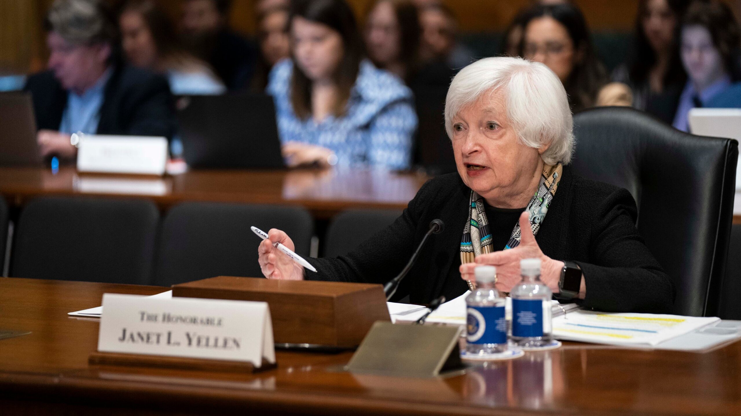 Η Yellen υπερασπίζεται την κυβερνητική παρέμβαση για την αποφυγή μιας νέας SVB