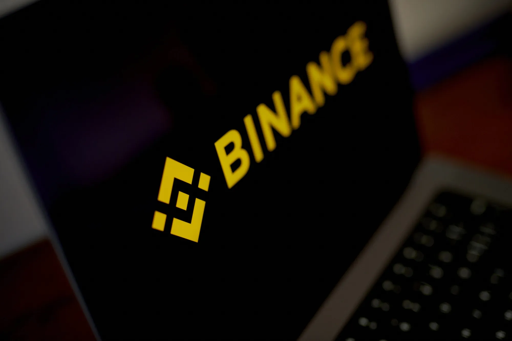 Binance dominates crypto exchange custody in 2025 holding over 72 percent of total user assets according to CoinGlass data