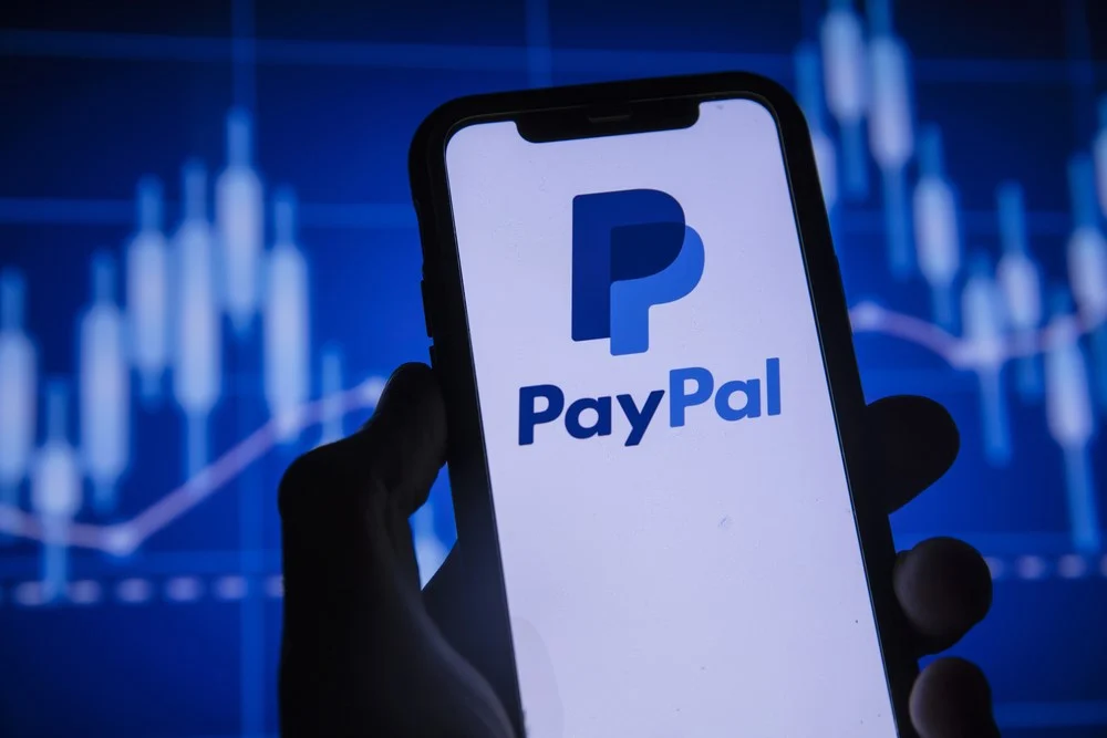 PayPal stock crashes nearly 19% after weak Q4 2025 earnings as PYPL shares hit multi-year lows on Wall Street