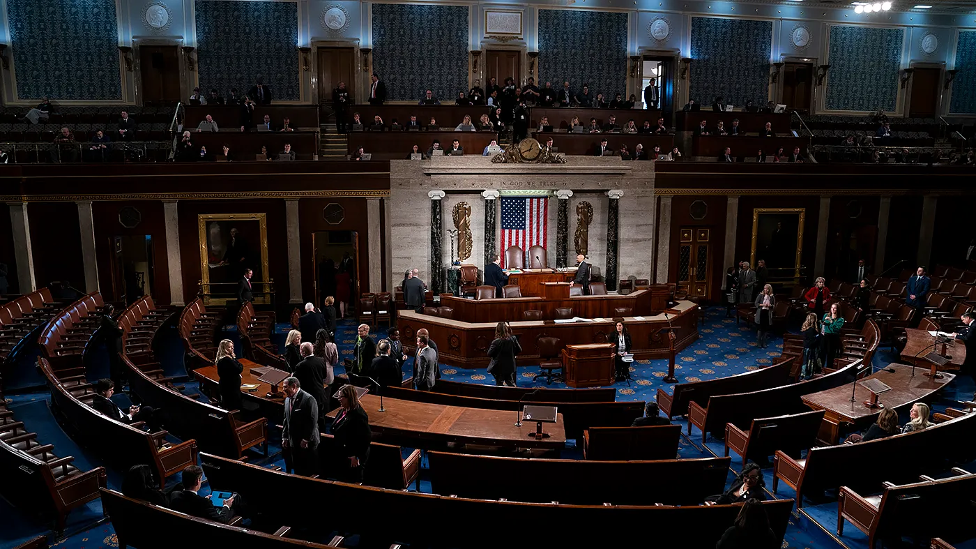 Διάγραμμα της πλατφόρμας Kalshi που απεικονίζει την εκτόξευση των πιθανοτήτων του Δημοκρατικού κόμματος στο 85% για την κατάκτηση της αμερικανικής Βουλής των Αντιπροσώπων το 2026.