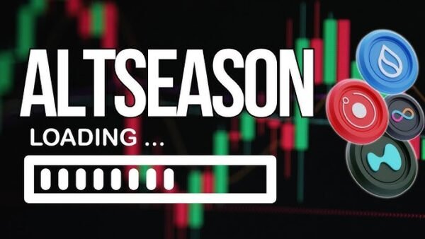 Chart της Santiment που δείχνει το social media volume του όρου “altseason” να πέφτει στο χαμηλότερο επίπεδο των τελευταίων δύο ετών, ένδειξη πιθανής contrarian bullish φάσης για τα altcoins.